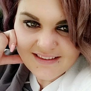 Meet your Posher, Alicia